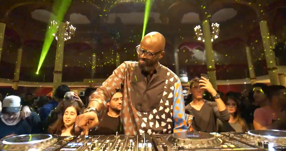Black Coffee Performing At Salle Wagram For Cercle Full Set