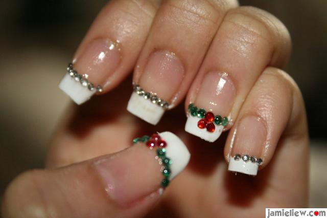 Get in the Holiday Spirit with These French Christmas Nail Ideas - wide 7