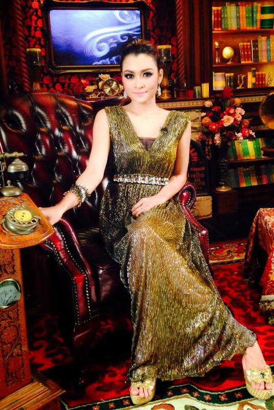 ZURAYDA SALIM FOTO SEKSI GALERI TERBARU - ZONA ARTIS LAGI