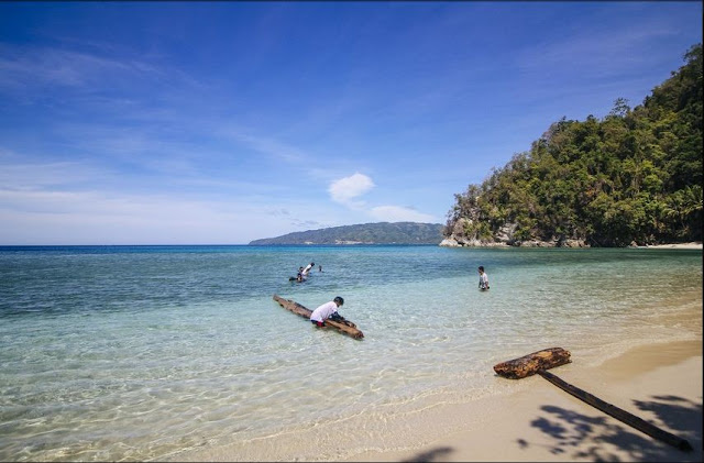 Spend The Night in Labuana's Beach