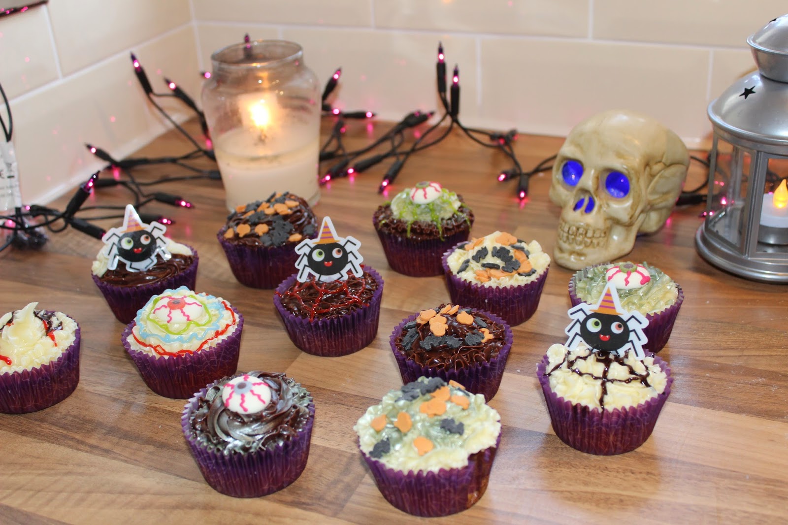 Tasha Abbott: Halloween Cupcakes