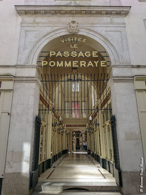Pasaje Pommeraye, arco de entrada - Nantes, Francia por El Guisante Verde Project