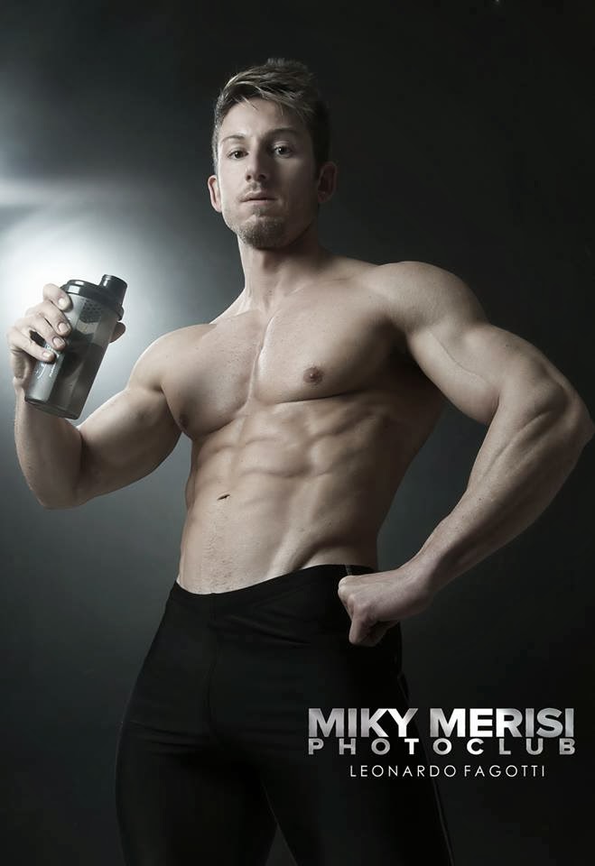 Daily Bodybuilding Motivation: Six Pack Abs Model Leonardo Fagotti