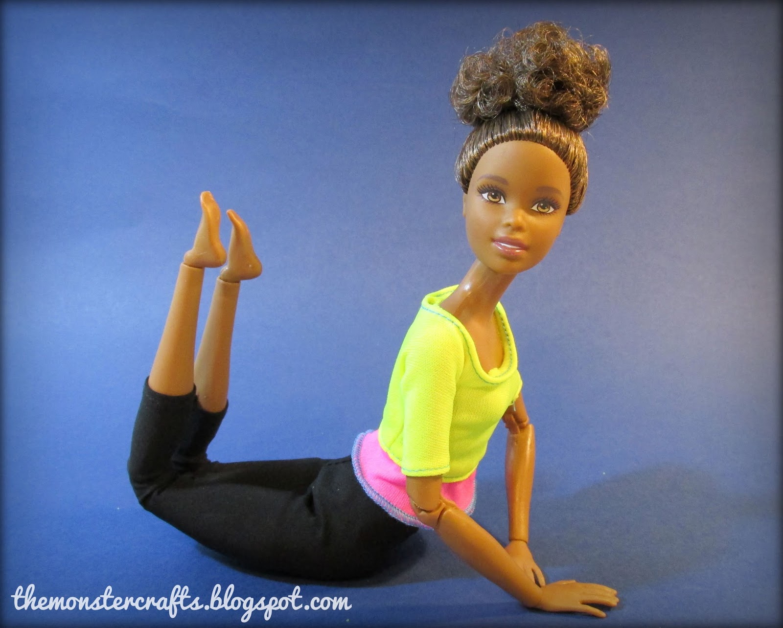 Doll review: Barbie Made to Move (A.A.)