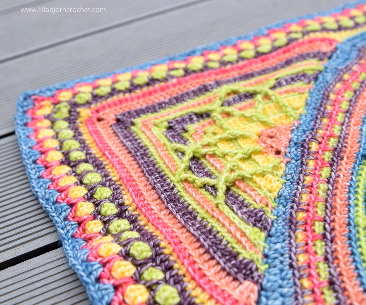 Sunny Madnala and Border_overlay crochet patterns by www.lillabjorncrochet.com