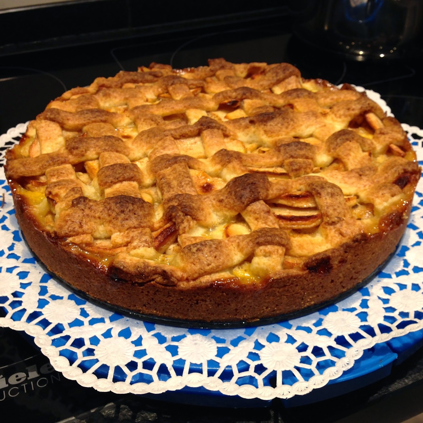 Zuckersüß &amp; herzhaft gut: Gitter-Apfelkuchen mit Vanillepuddingfüllung ...