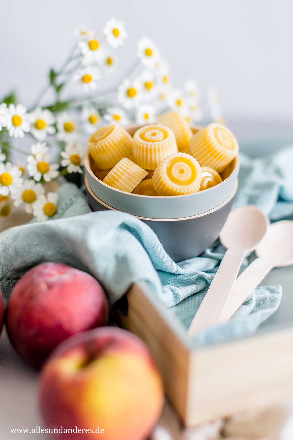 Schnelle Pfirsich-Eis-Pralinen mit Joghurt | Alles und Anderes