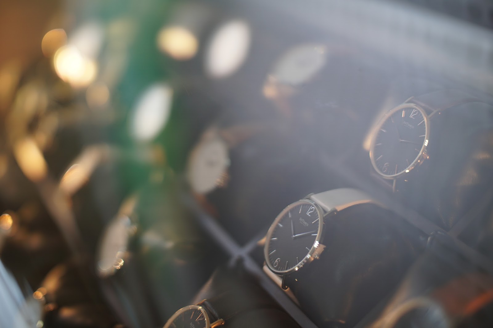 マイヤルデのオートマトンは、スイスの機械工兼時計技師アンリ・マイヤルデによって 1800 年頃に製造され、現在はペンシルベニア州フィラデルフィアのフランクリン研究所に所蔵されています。