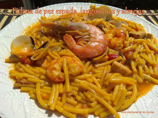 Fideua De Pez Espada, Langostinos Y Gambas