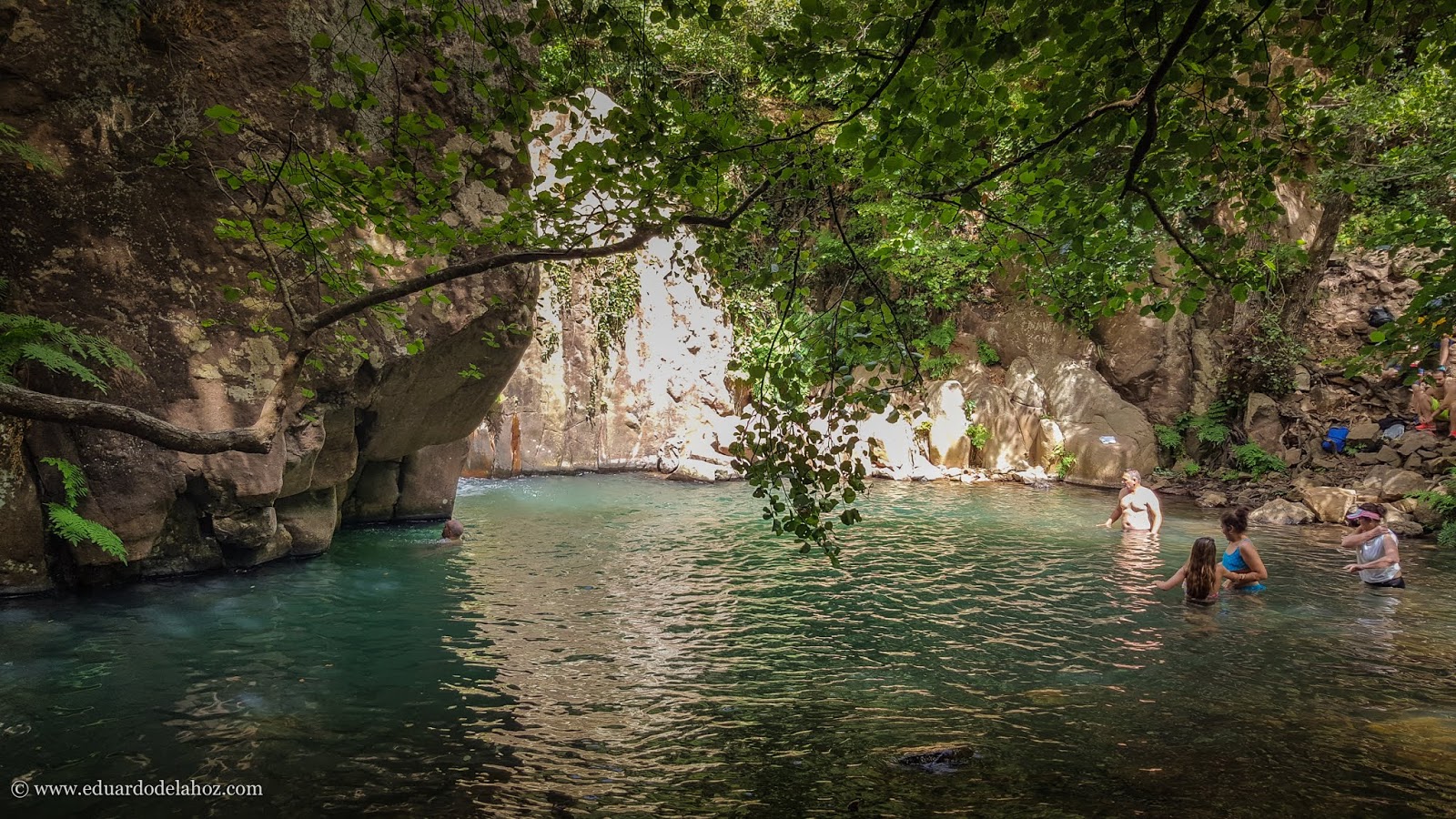 Río de la Miel, Julio 2018. Energía positiva. Río de la Miel, Julio 2018. Energía positiva.
