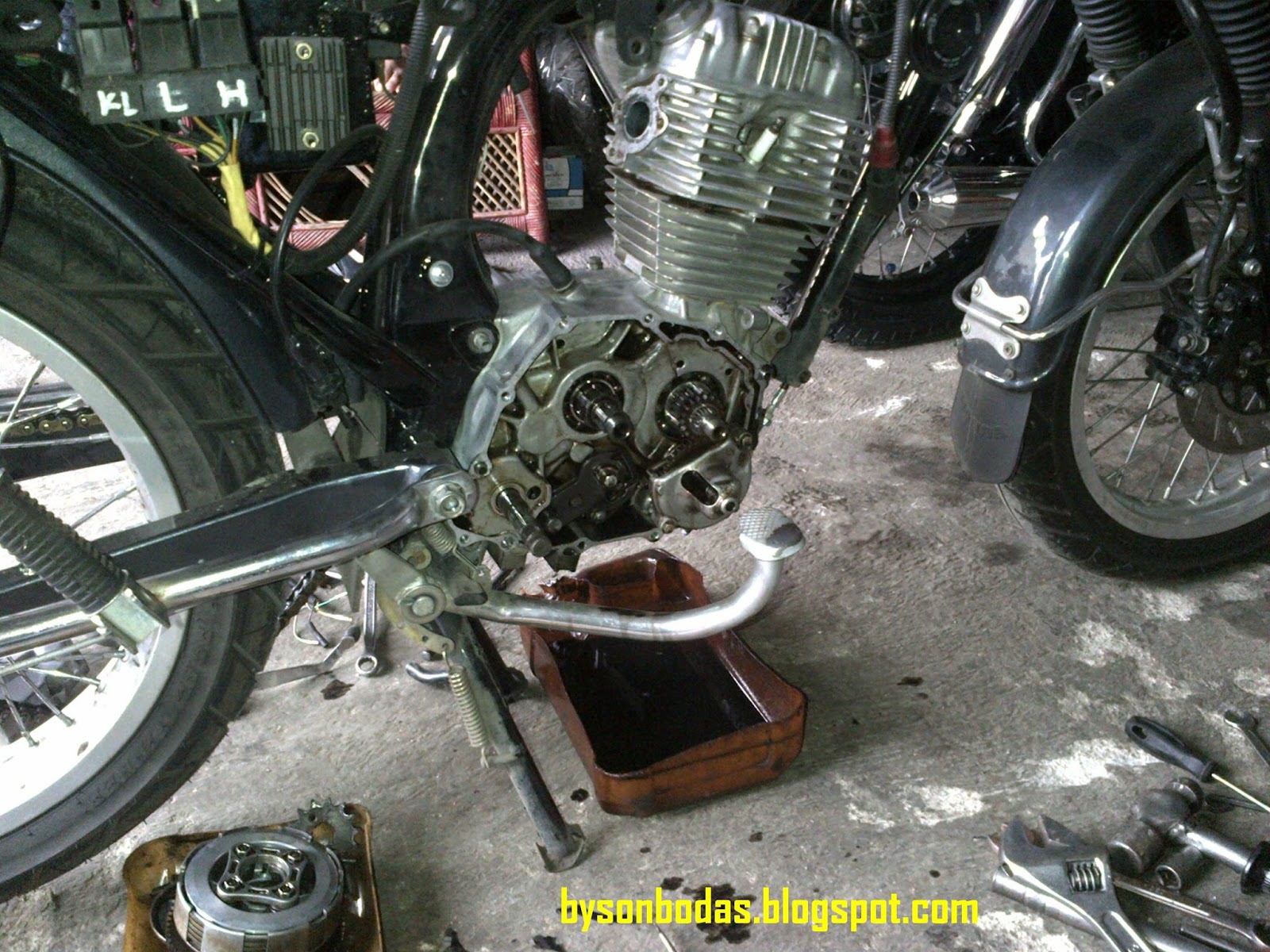 bysonbodas UPGRADE MESIN CB (HONDA GL SERIES ‘92) WASPADA