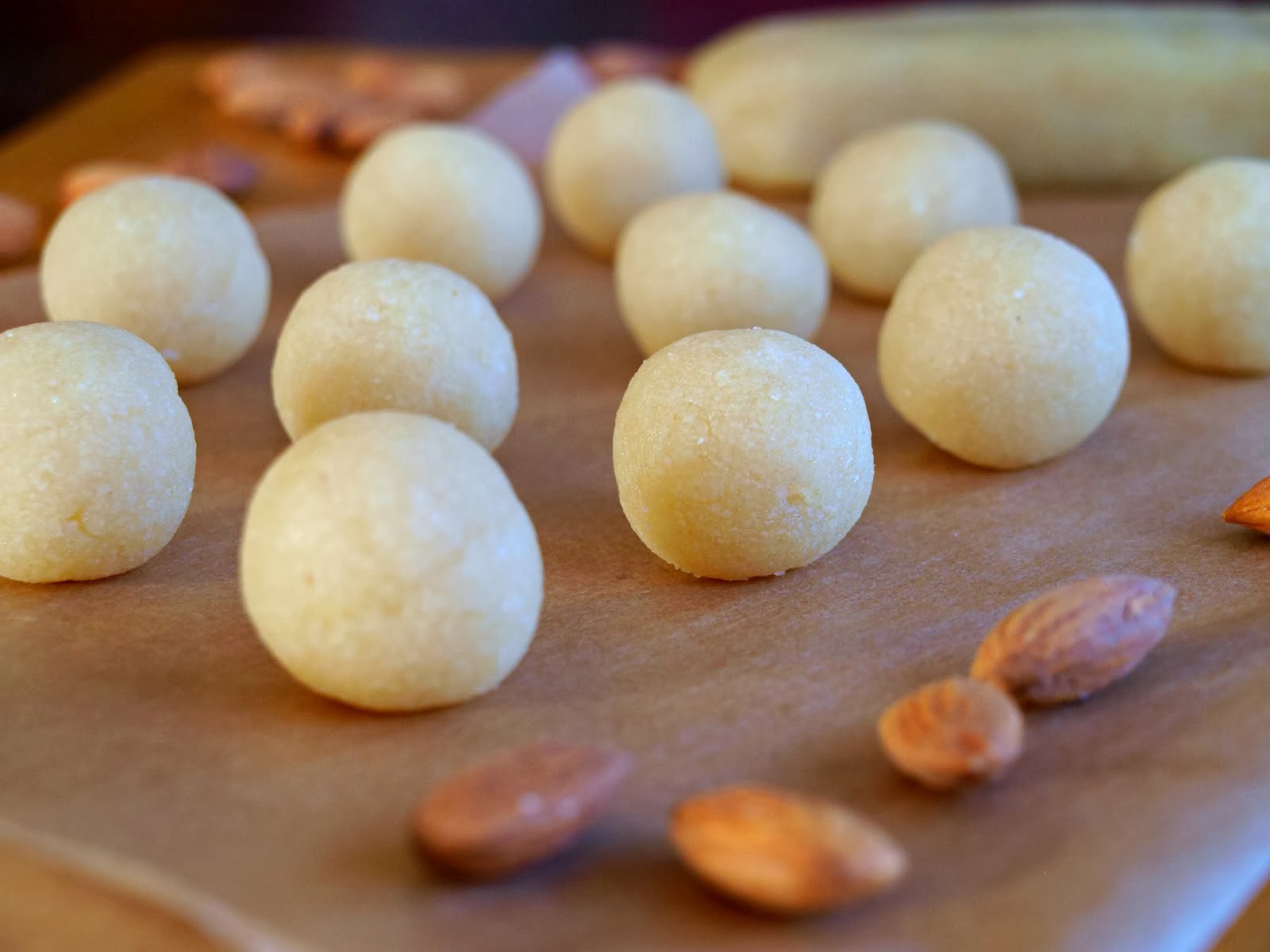 bite these goodies: Marzipan balls | Marcepanki bite these goodies: Marzipan balls | Marcepanki