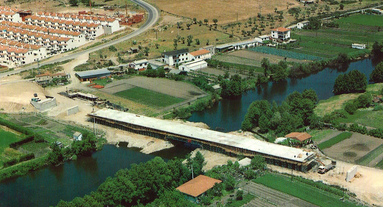 Las carreteras de Extremadura Carreteras de la Junta de Extremadura. 1990