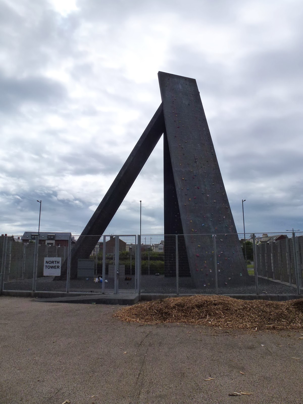 Andy Turner Climbing Blackpool Tower....and ice axes!