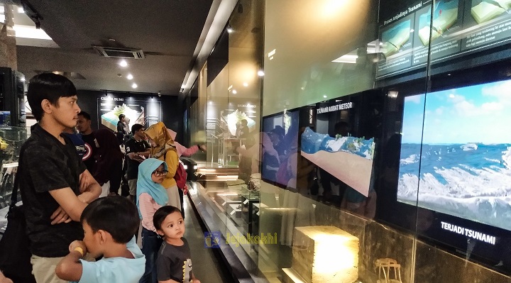 Jelajah Museum: Mengenal Semesta dan Sejarah Kehidupan di Museum Geologi Bandung