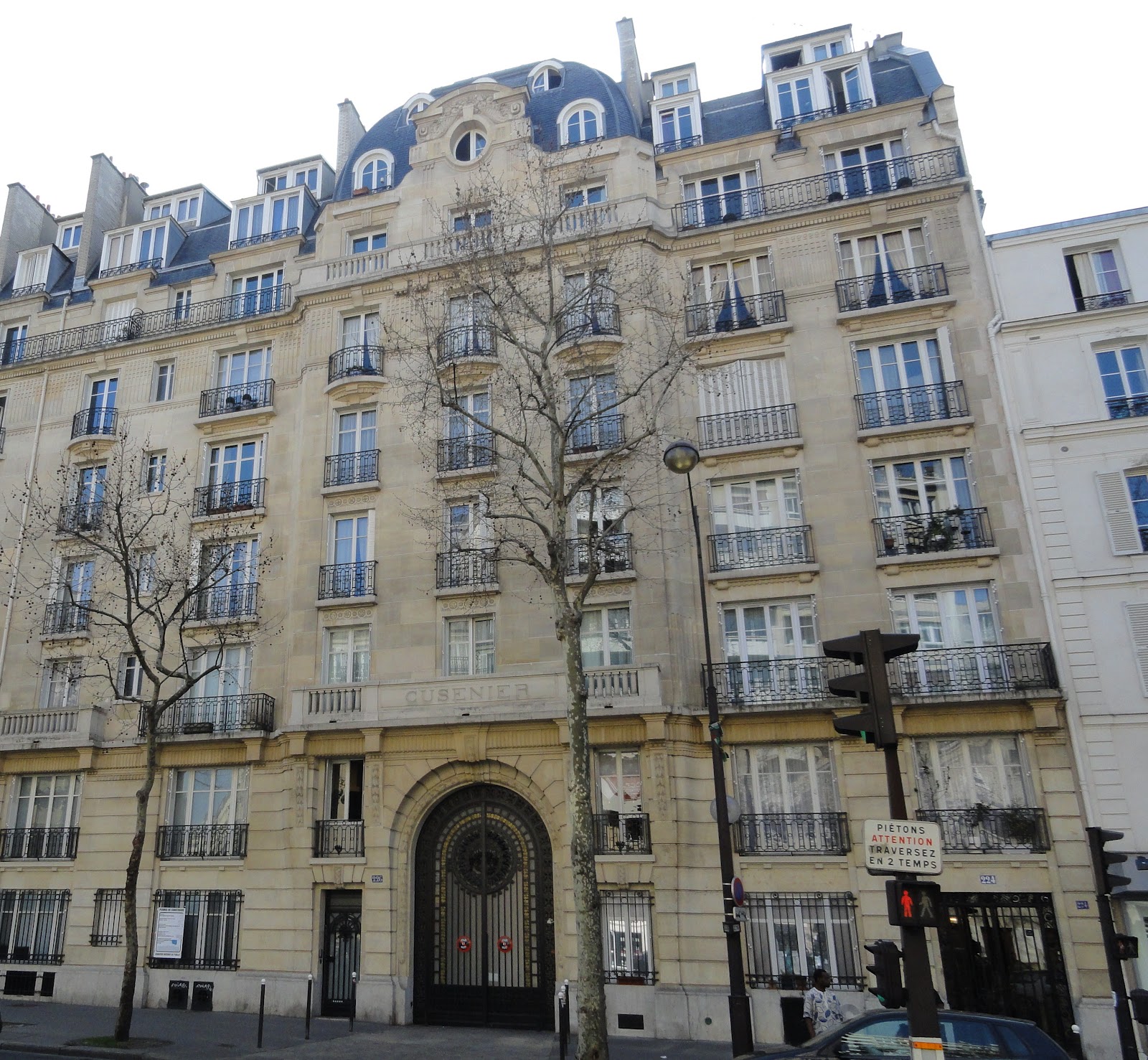 Des usines à Paris Boulevard Voltaire, les liqueurs Cusenier