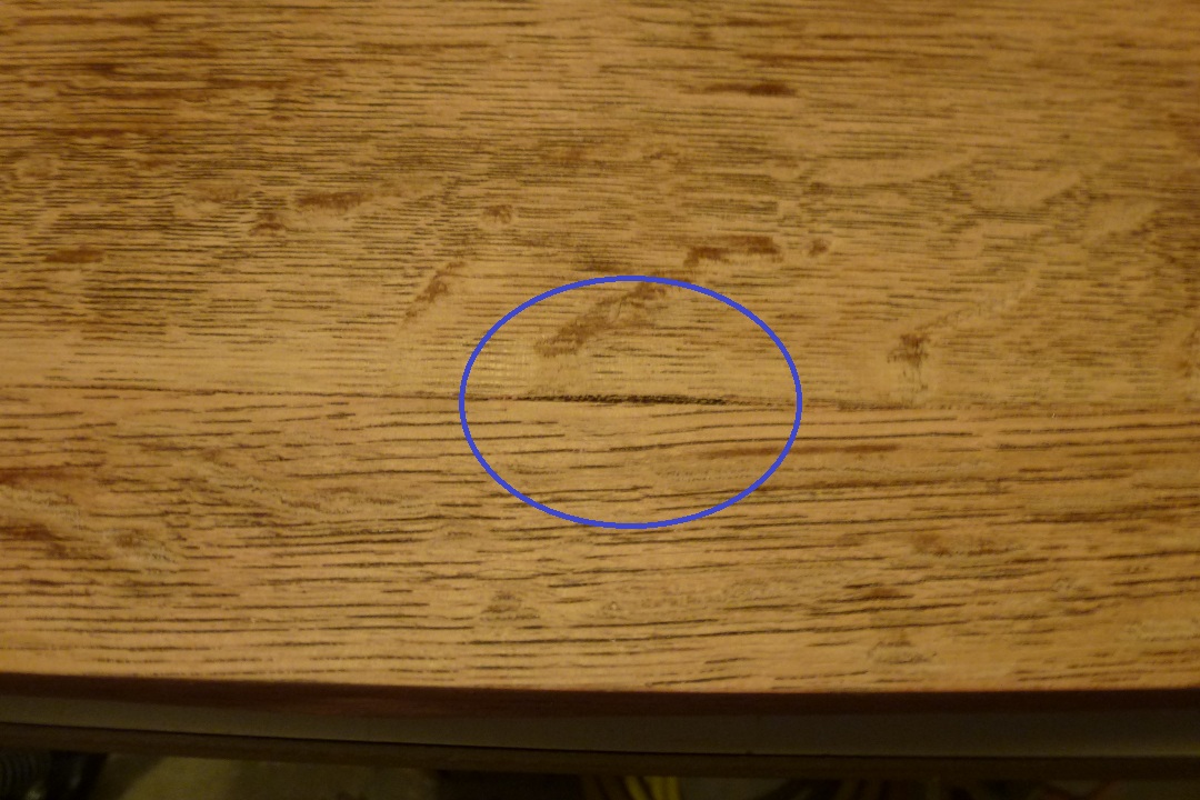 Fine Wood Finishing Applying Adhesive Veneer Edging