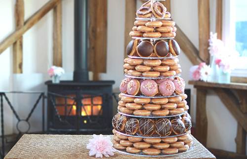 Contoh Foto Kue Ulang Tahun yang Terbuat dari Donat | Foto Kue Ulang Tahun