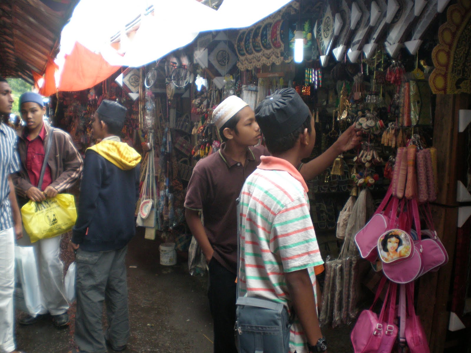 Pakej Percutian Indonesia: 5H/4M Bukittinggi Padang 