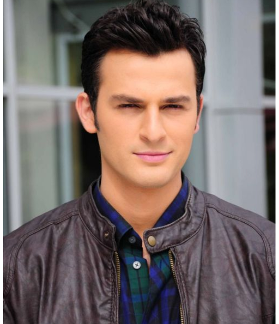 Model Rambut Pendek Keren Untuk Wajah Oval Wanita dan Laki