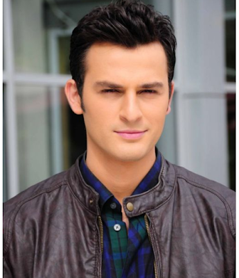 36+ Wanita Rambut Pendek Keren Gif