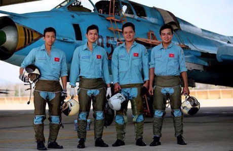 Me met chang phi cong 9X Viet lai may bay tiem kich - Anh 5