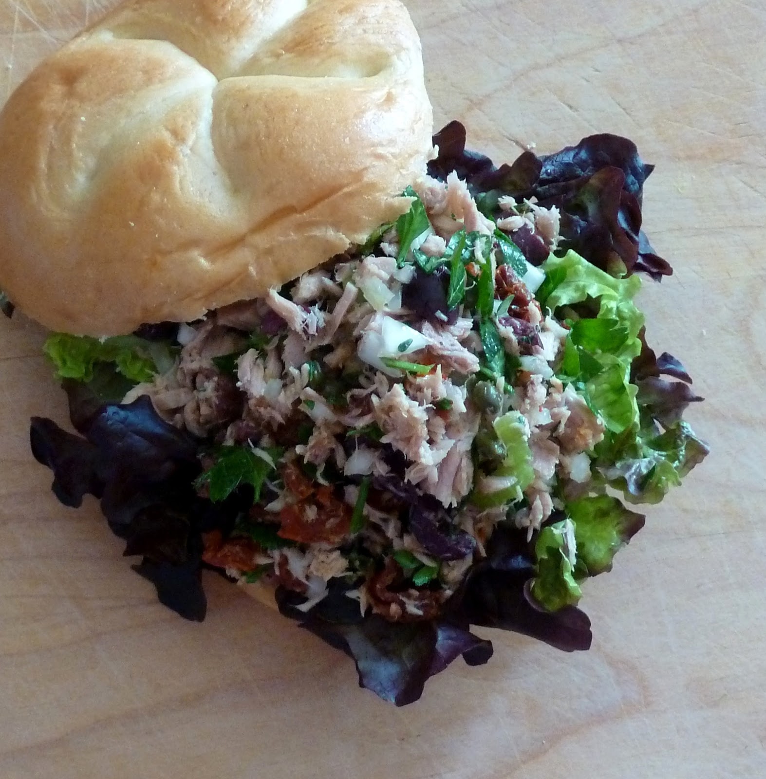 Cracked Pepper Italian Tuna Sandwich (No Mayo)