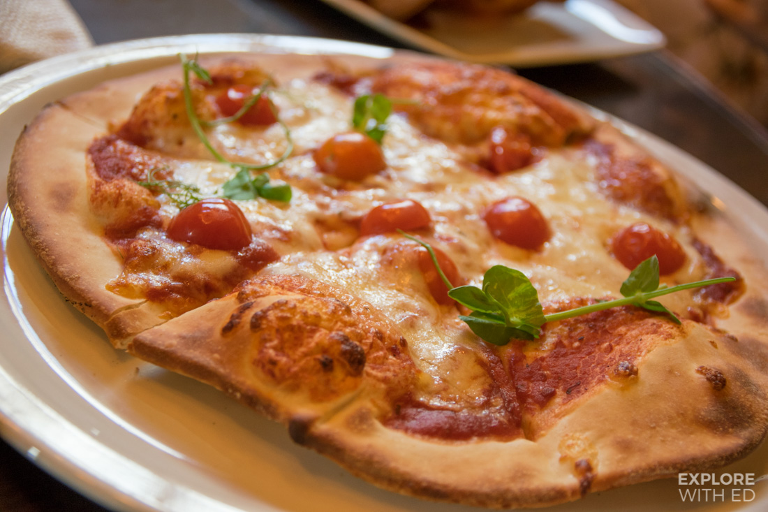 Pizza from The Swan in Broadway