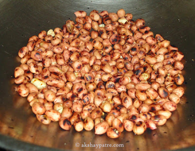roasted peanuts for Til shenga chutney powder