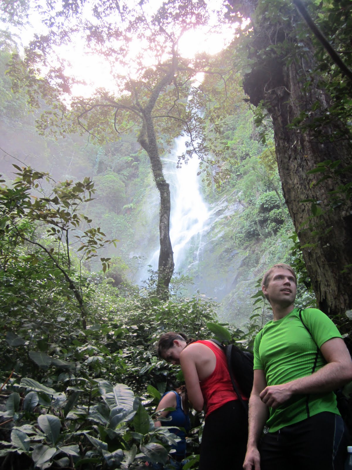 Loving life with AK: Honduras - Waterfall hike