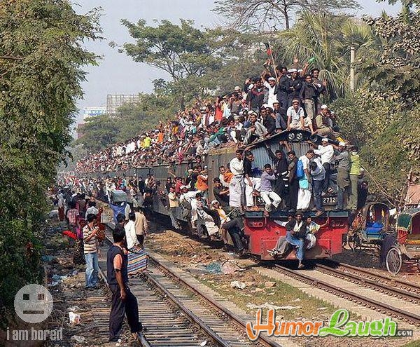 Over%2BCrowded%2BTrain%2Bin%2BIndia.jpg
