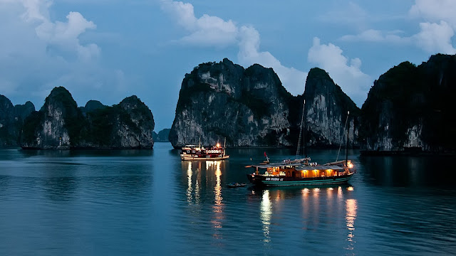 One night on a cruise in Halong Bay