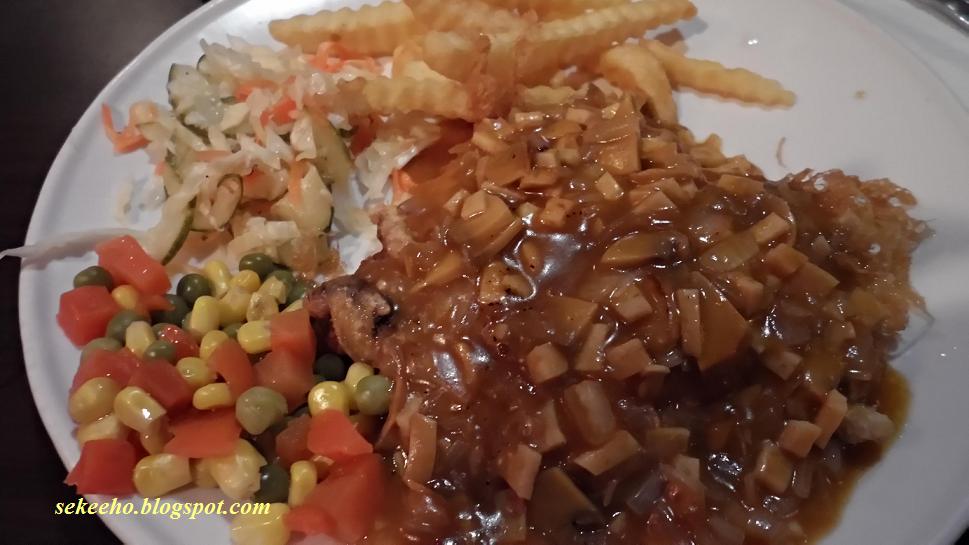 Nice food, Yummy! Salad Bowl Restaurant Butterworth