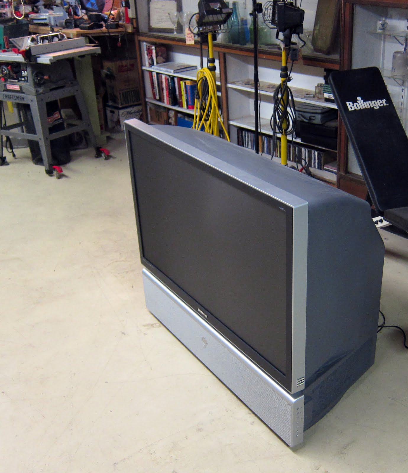 first flat screen tv first flat screen tv