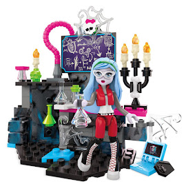 Monster High Ghoulia Yelps Creeperific Lab Figure