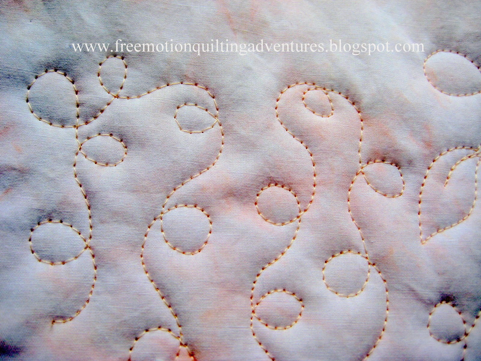 Free Motion quilting loops