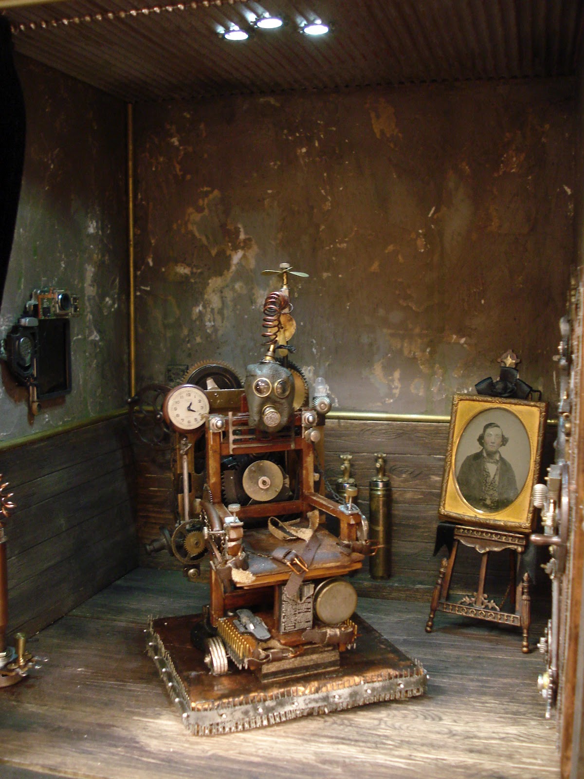 Custom Styled Dollhouse Kits Tom International Miniature Show