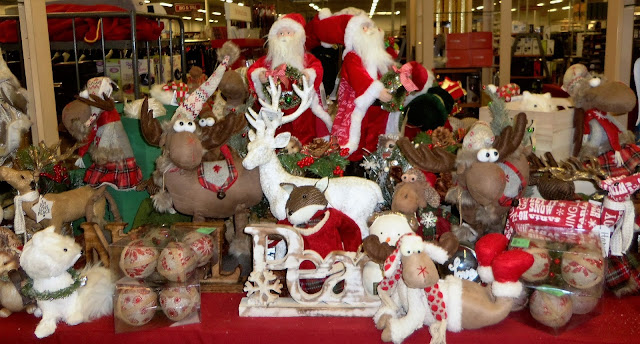 A DEBBIE-DABBLE CHRISTMAS: Christmas at Burlington