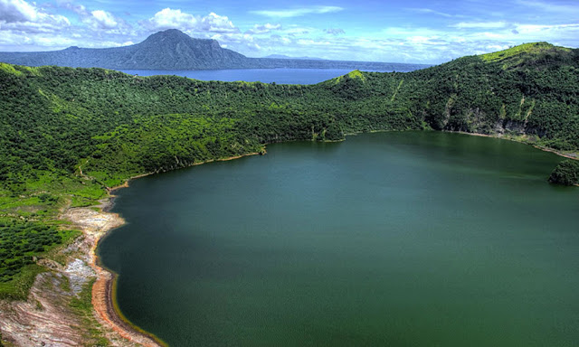 Crater lake, Taal Volcano