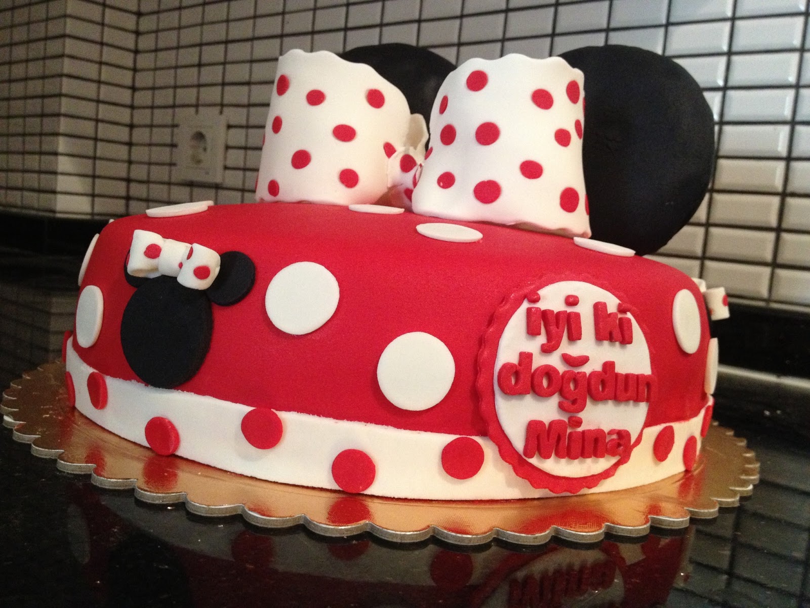 Dünyalar Tatlısı Butik Pasta Mina�nın 1 Yaş Minnie Mouse Pastası