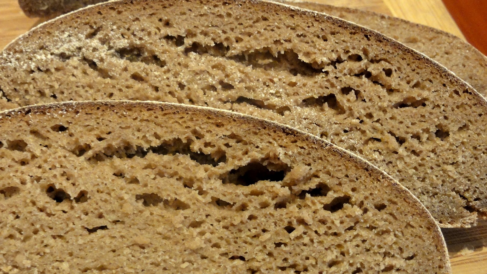 Рецепт домашнего постного хлеба. Хлеб финский ржаной. Постный хлеб. Бездрожжевой постный хлеб. Постный хлеб в духовке.