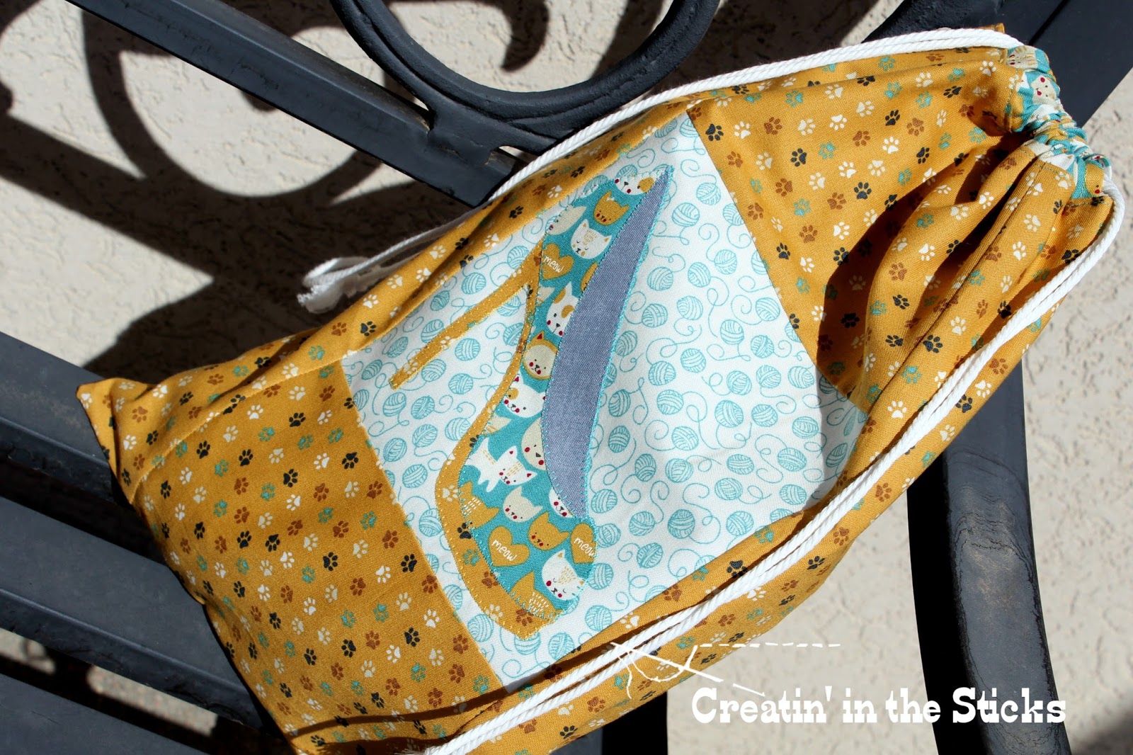Creatin' in the Sticks Travel Shoe Bag Tutorial
