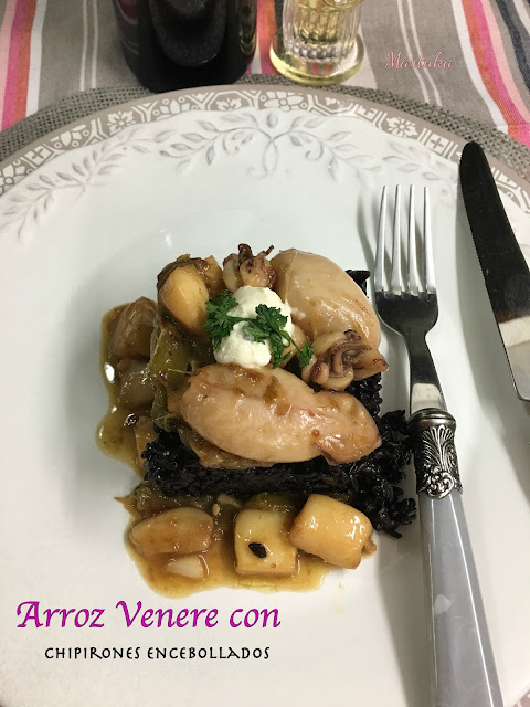 Arroz Venere Con Chipirones Encebollados