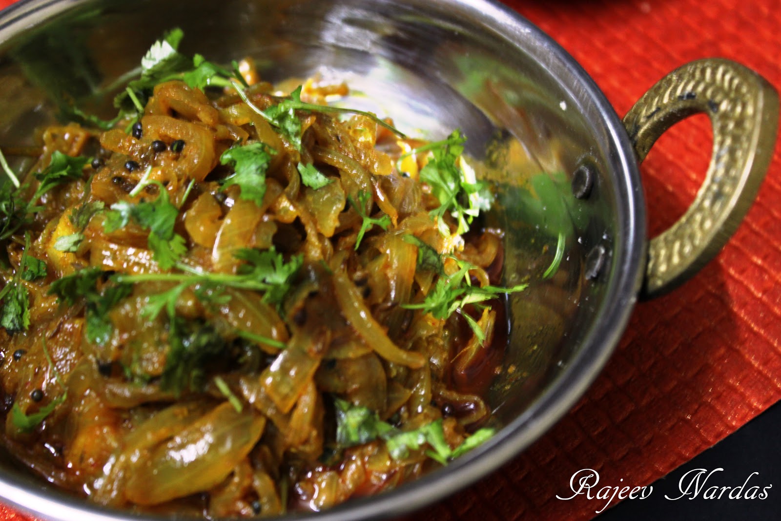 Manju's FoodBite's Onion Curry