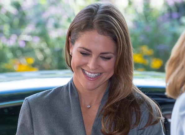 Princess Madeleine wore ZARA wrap overshirt with button for attend My Special Day seminar Foundation for My Big Day event