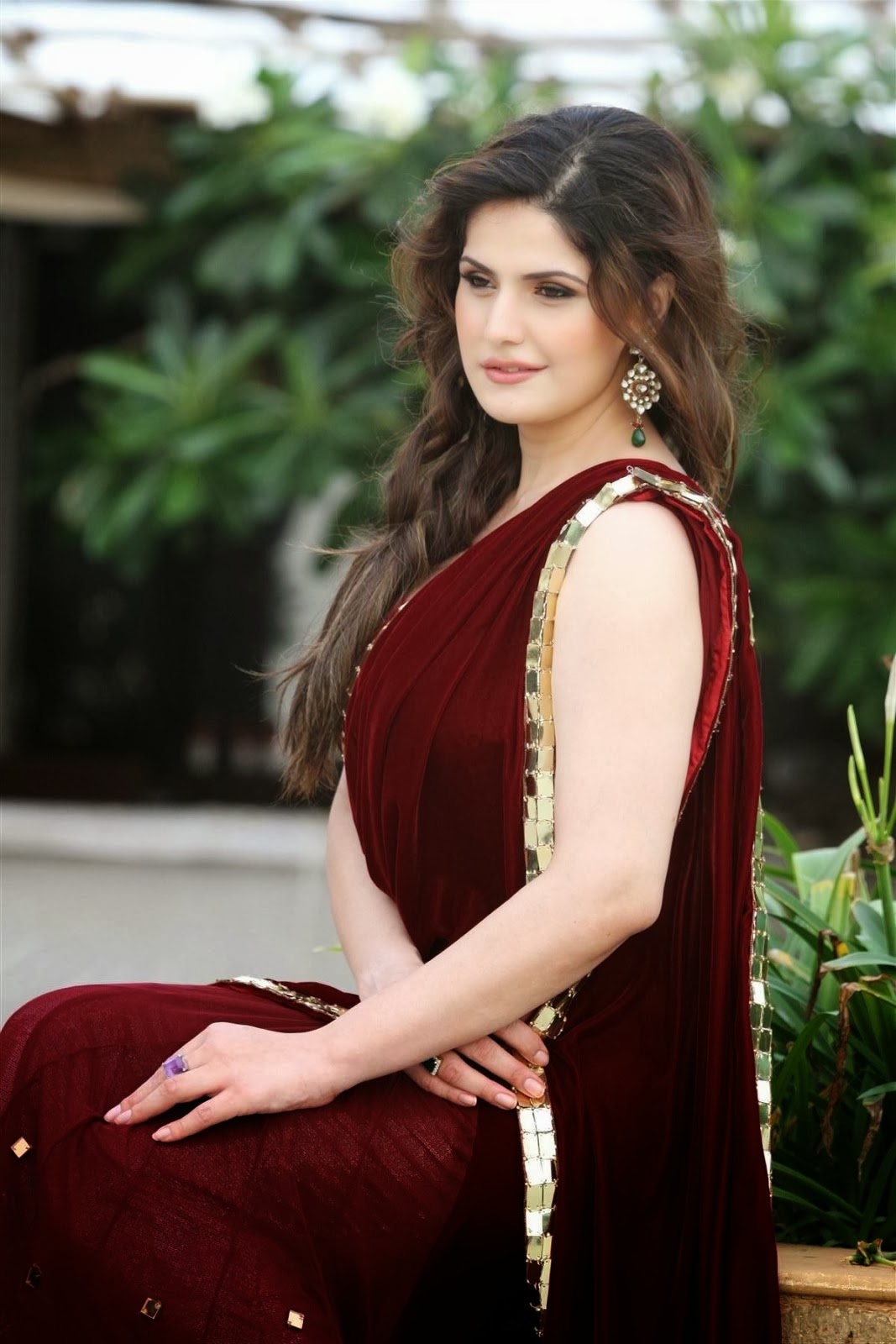 Zarine Khan Latest Glamorous Photos In Saree Hd Tollywood One Blog 70620 Hot Sex Picture