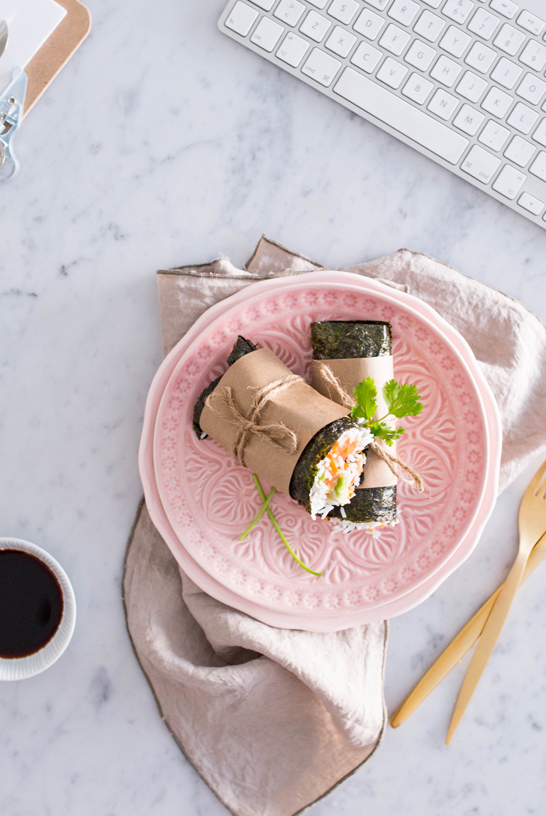 almuerzo-saludable-falso-sushi-rollito-nori-oficina