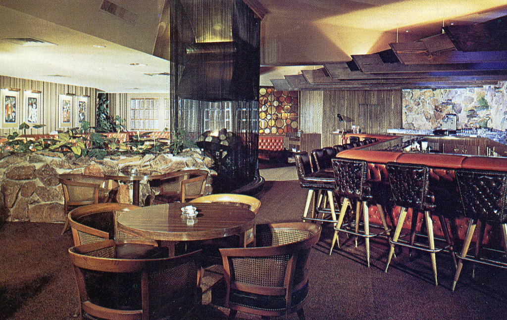 Scenes From a Few Vintage Restaurants - Go Retro!