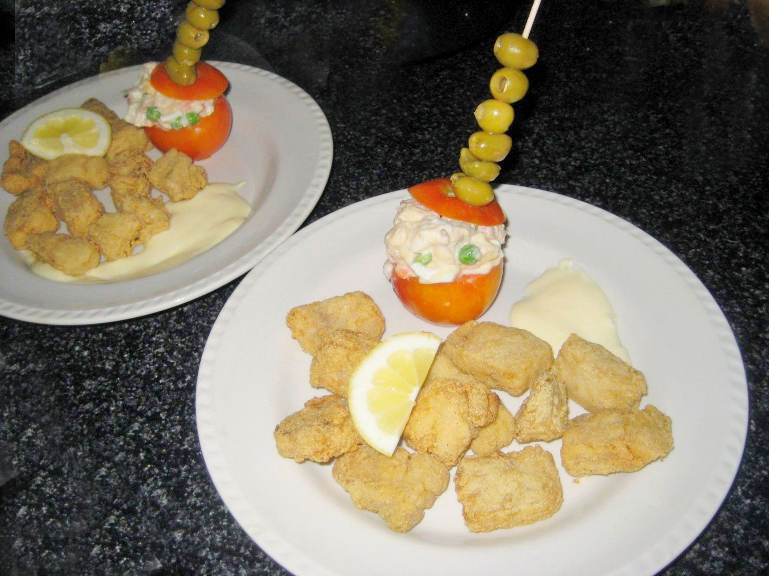 LAS RECETAS DE MAMA ROSA Taquitos de merluza con tomates rellenos