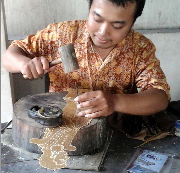 38 Konsep Baru Kerajinan Keramik Dengan Motif Wayang Dibuat Menggunakan Teknik